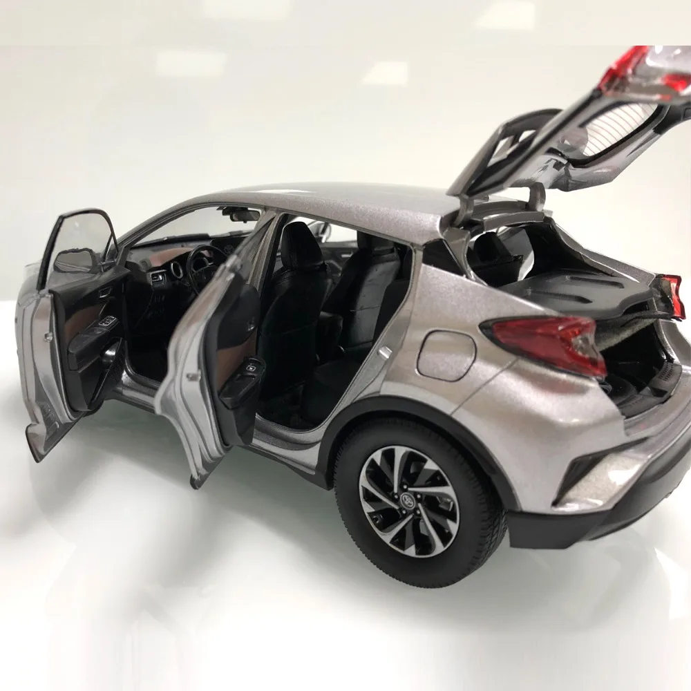 1:18 литая под давлением модель для Toyota IZOA C-HR серебряный сплав игрушечный автомобиль миниатюрная Коллекция подарков CHR C HR
