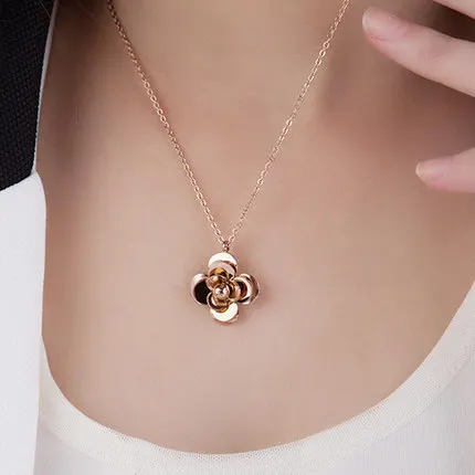 

Из нержавеющей стали с покрытием из розового золота, трехмерное ожерелье с подвеской в виде розы, TN012