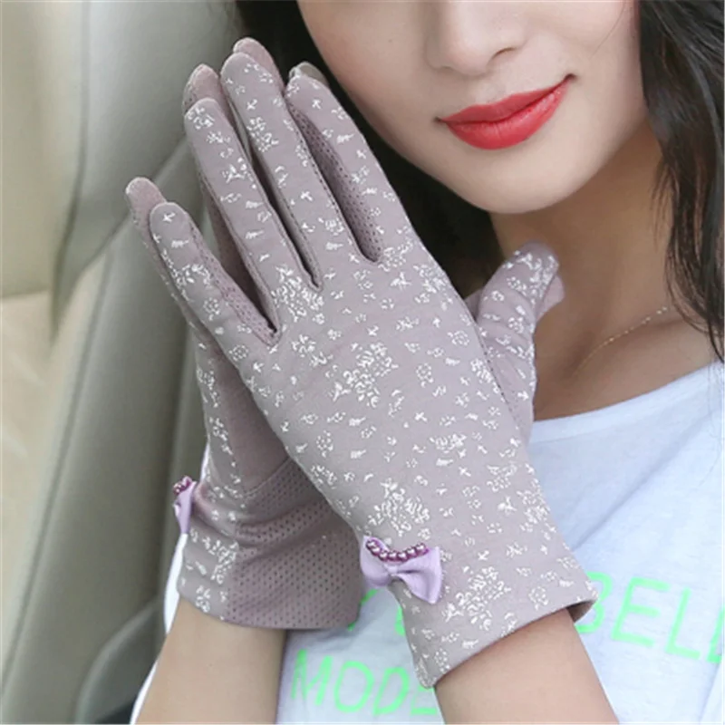 

Summer Driving Sunscreen Gloves Ms. Thin Section Summer Short Section Spring Elasticity Cotton Shade UV Protection Gloves TBFS01