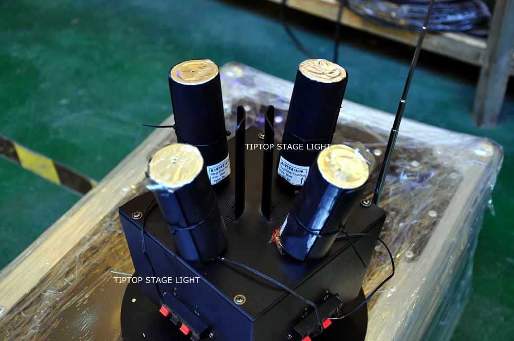 Gigertop, TP-T12B, 6 головок, вращающийся фейерверк, консоль, машина, беспроводной пульт дистанционного управления для свадьбы/вечерние/танцевальный зал, поставщик из Китая