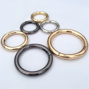 Бесплатная доставка-хомут с круглым воротником для мальчиков и девочек открывающийся брелок кожаная сумка ремень цепочка для собак с пряжкой в виде спускового зажим триггер аксессуары DIY 4 вида цветов