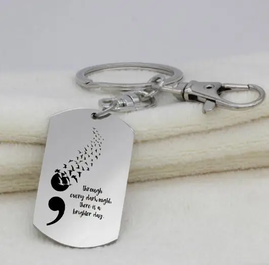 keychain 2 Лапа Печати из нержавеющей стали самоубийцы понимание кулон в форме точки с запятой ожерелье самоубийцы Предотвращение птиц в полете Прямая YLQ6259 - Окраска металла: keychain 2