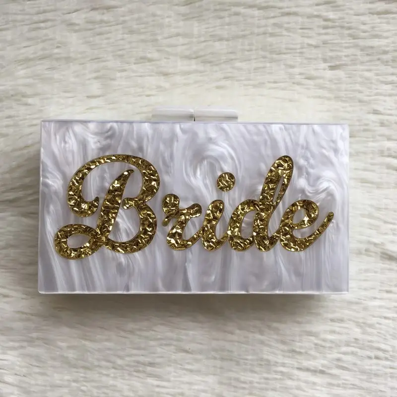 Жемчужно белый с золотым блеском индивидуальный кошелек невесты надписью