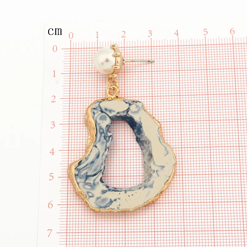 

2019 New Cool Punk Pearl Resin Irregular Earrings Hollow White Stone Handmade Dangle Earrings Gold Jewelry For Women