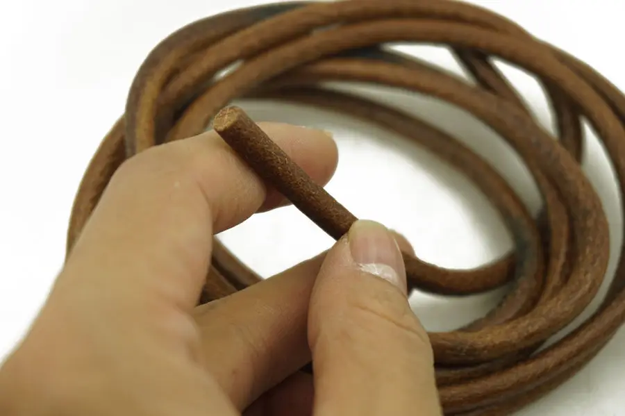 Ремень из воловьей кожи длиной 183 см подходит для большинства швейных машин