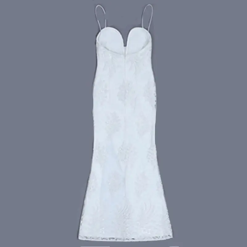 Женское вечернее платье с открытой спиной расшитое блестками v-образным вырезом