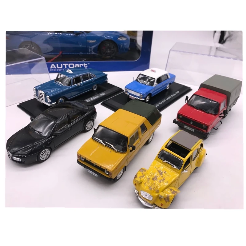 Новый LEO 1/43 масштаб mercedes 200D Афины такси литье под давлением металлическая модель