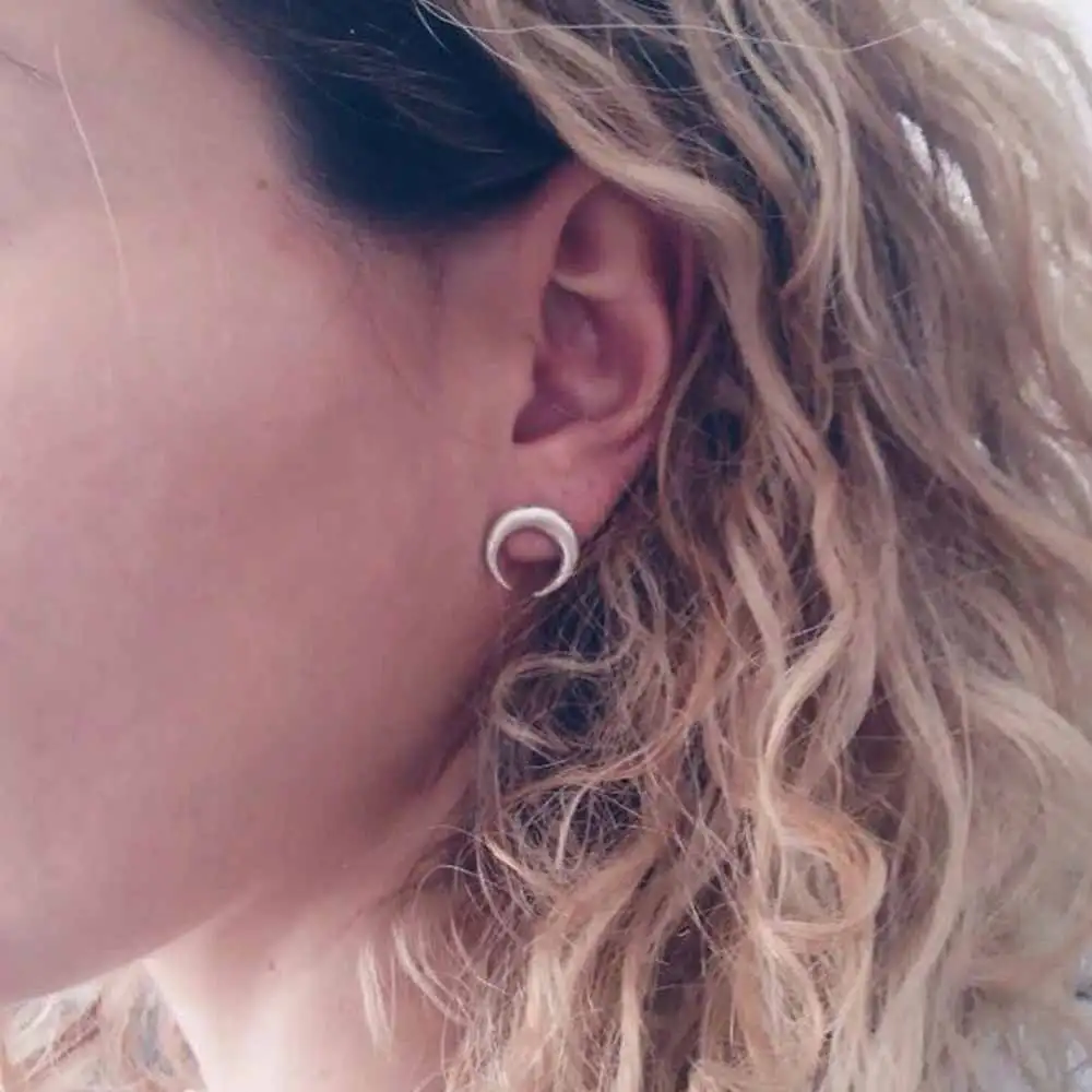 FAMSHIN 2017 Ретро изысканные женские акриловые серьги-гвоздики с Луной для женщин