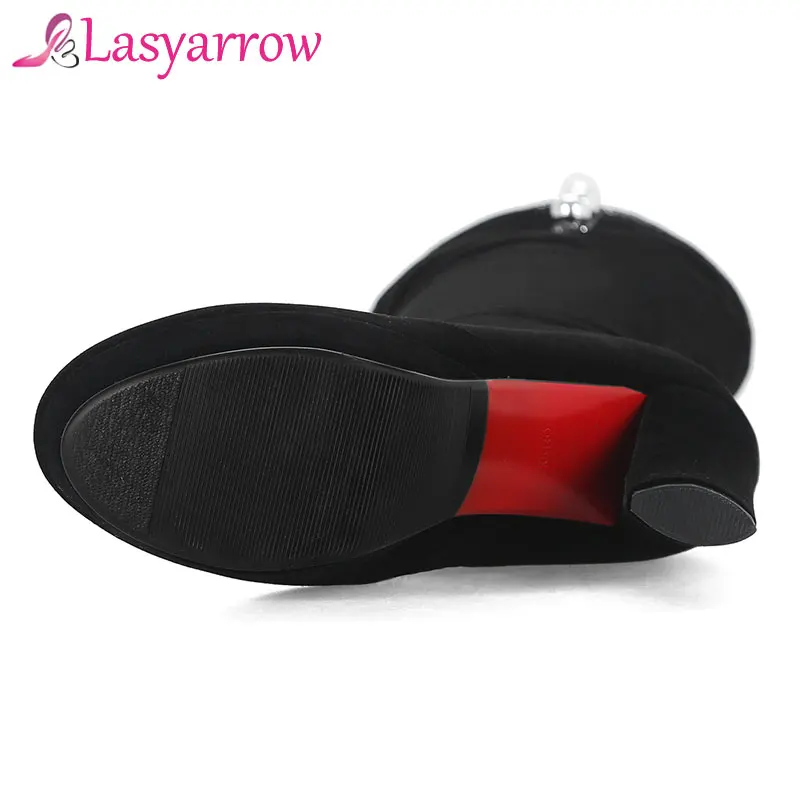 Женские ботинки до середины икры Lasyarrow черные однотонные на платформе и толстом