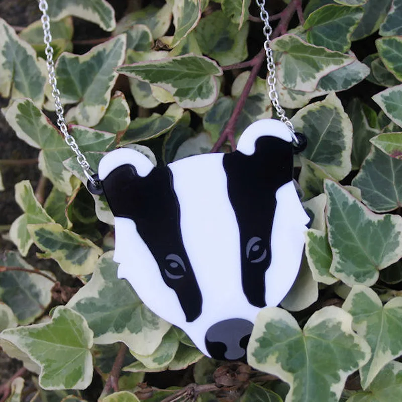 Ожерелье барсука-акриловая лазерная резка