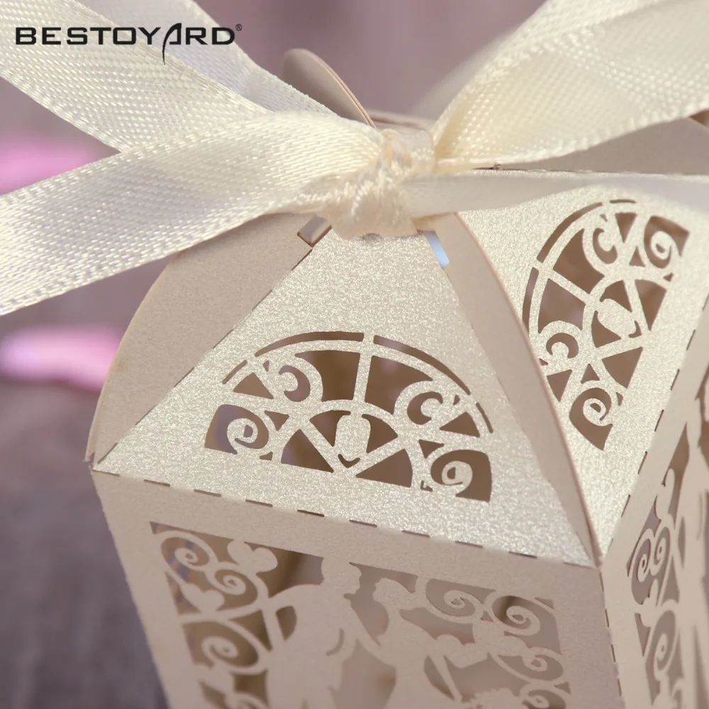 Пара Дизайн Роскошные Ласе вырезать Свадебные сладости DIY конфеты подарок favour Коробки Свадебная вечеринка конфеты коробка с лентой