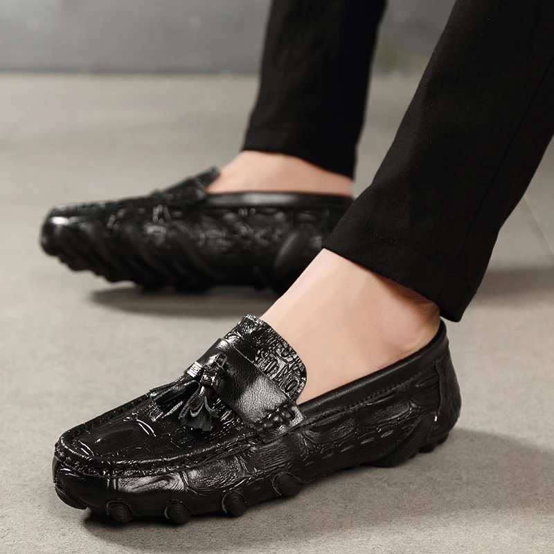 

Men Leather Shoes outdoor Handmade Moccasins Leather Men Loafers Design Slip on Comfort Peas Black Shoes Men Flats driving shoes