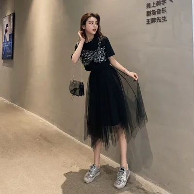 Женский костюм-двойка футболка с коротким рукавом и бантом расшитая блестками