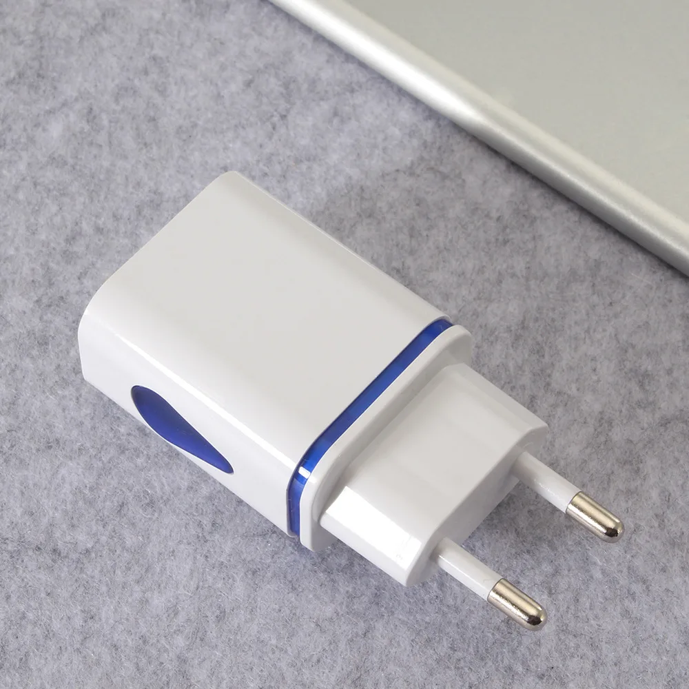 Зарядное устройство переменного тока ACCNIC со светодиодной подсветкой 2 USB порта 5 В