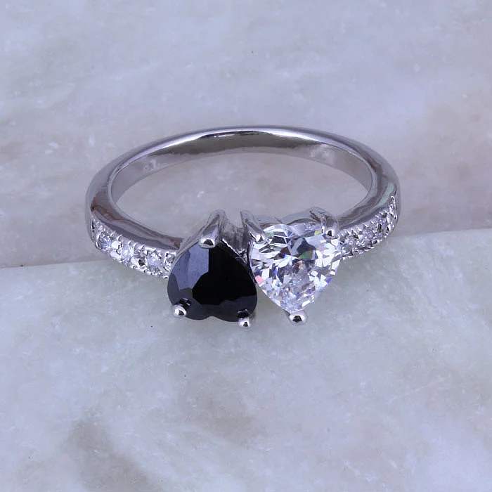 Женский любовный монолог кольцо черного цвета с имитацией оникса и кубического