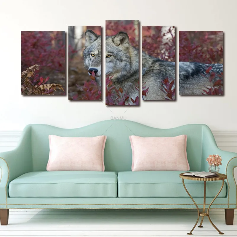 Картина на стену с изображением волка в красном лесу печать 5 панелях холст
