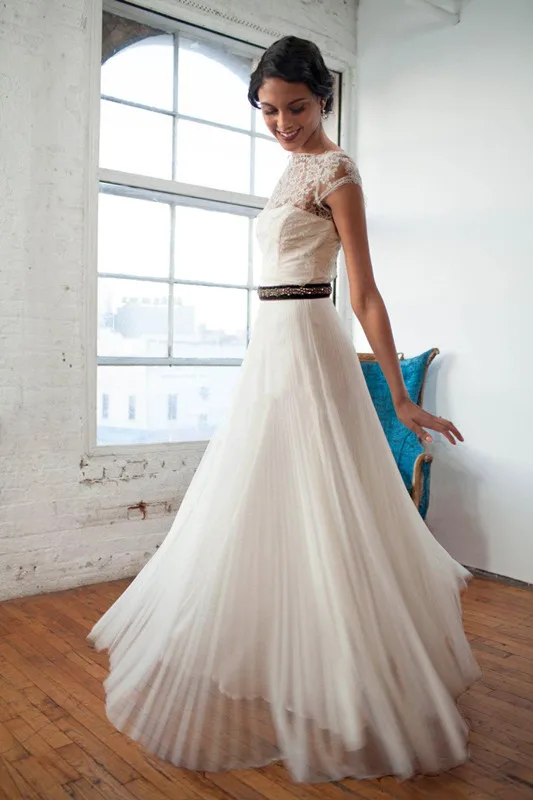 2017 Скромные Кружева Свадебные Платья Плиссе Тюль Пляж Свадебное Платье Чешские