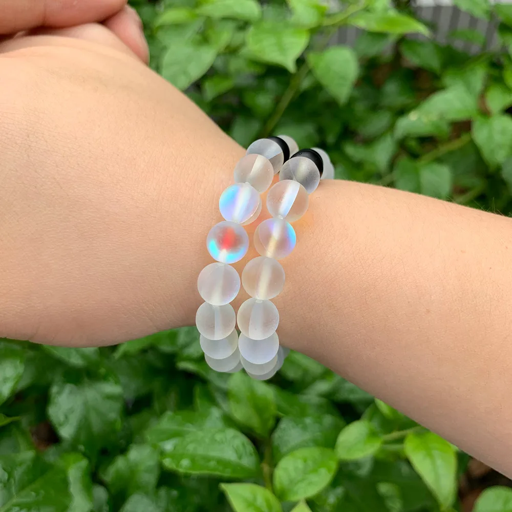 Модные женские браслеты матовые из натурального камня с белыми кристаллами и