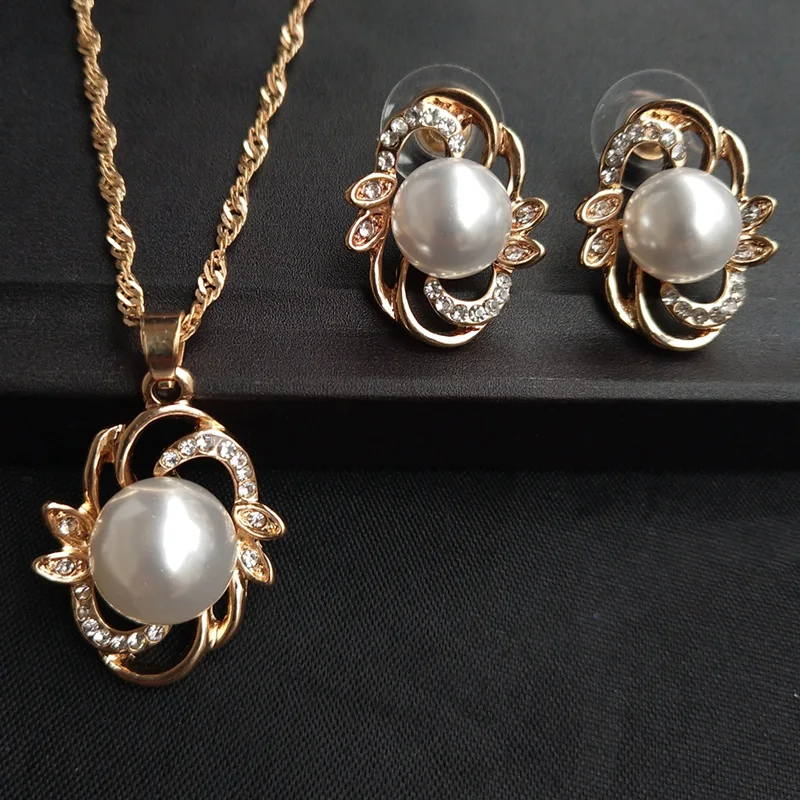 

Flower Shaped Rhinestone Beaded Jewelry Set For Women Necklace&Earrings