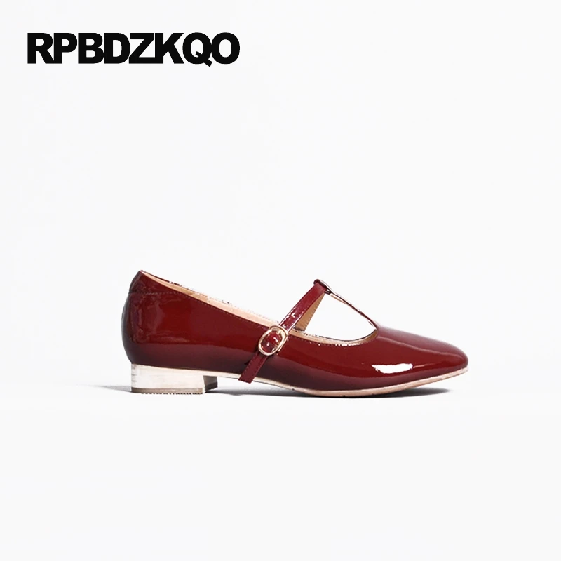 Ретро круглый носок неглубокие лакированные кожаные красное вино 2021 на плоской