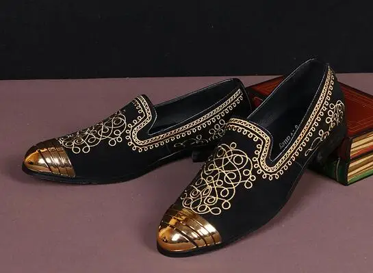 Мужские повседневные туфли на плоской подошве с золотой вышивкой Золотые лоферы