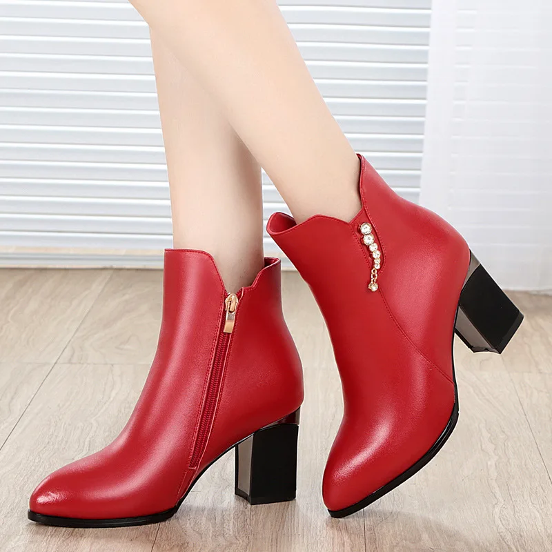 

2019 New Pointed Autumn and Winter Boots Fashionable Wild Thick with High Heels Rhinestone Cowhide Leather Boots Wedding Shoes