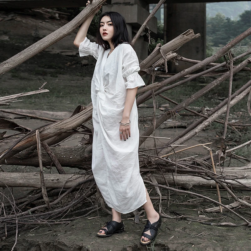 Женское платье с V образным вырезом однотонное белое повседневное со складками