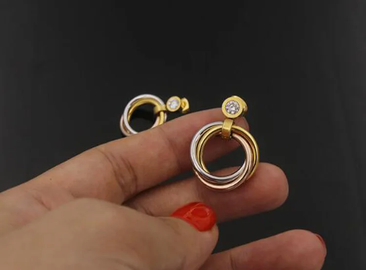 Оптовая продажа модное простое трехцветное стальное колье с инкрустацией C