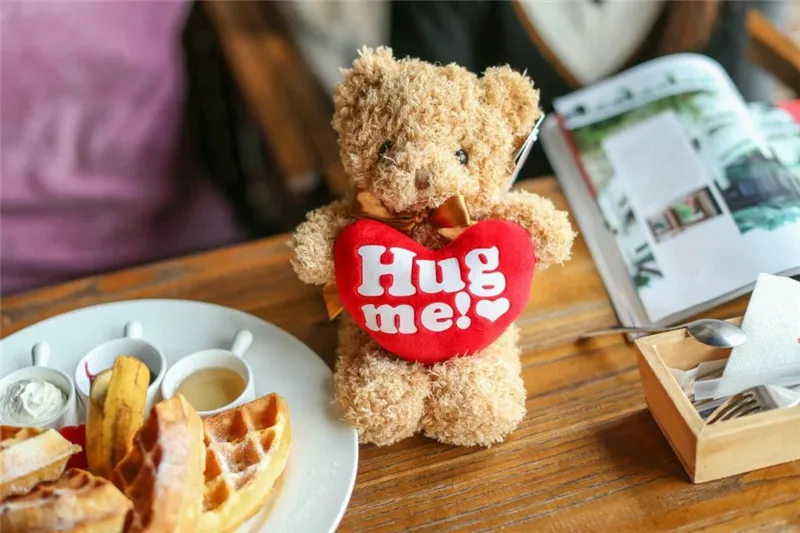 Hug Me плюшевый мишка плюшевые игрушки держащие любовь сердце Ted Bear мягкие куклы