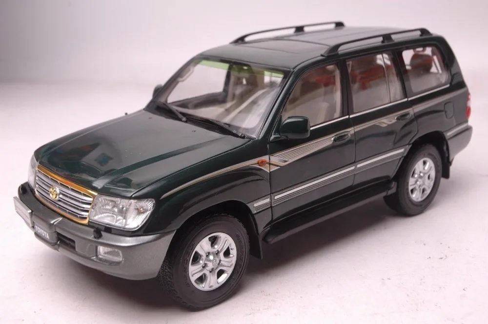 Модель литья под давлением 1:18 для Toyota Land Cruiser LC100 2009 зеленый внедорожник