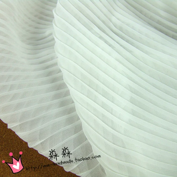 1psc The new type fold fabric This white organ pleated pleated crinkle chiffon Row folds as bust skirt textile fabrics