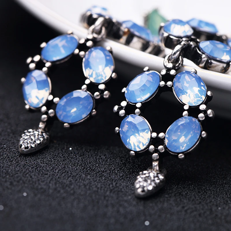 Женские серьги подвески с имитацией драгоценных камней зеленого и синего цвета