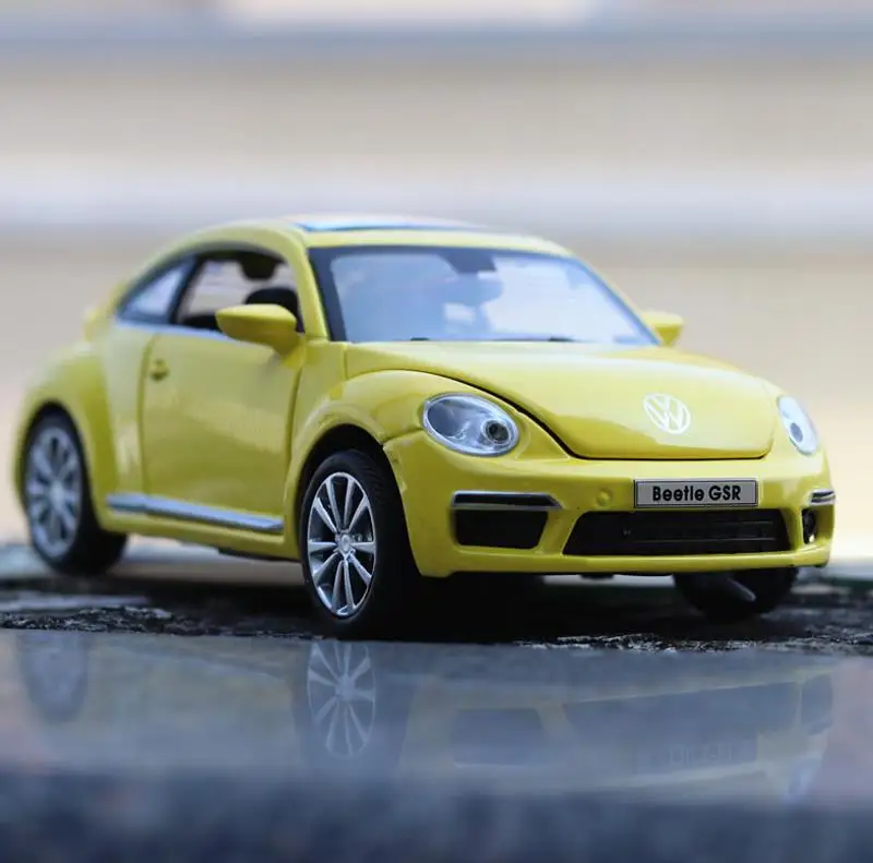 1:32 Масштаб Volkswagen Beetle модель автомобиля литой металлический игрушечный автомобиль звук и светильник 4 открытые двери - Цвет: Цвет: желтый