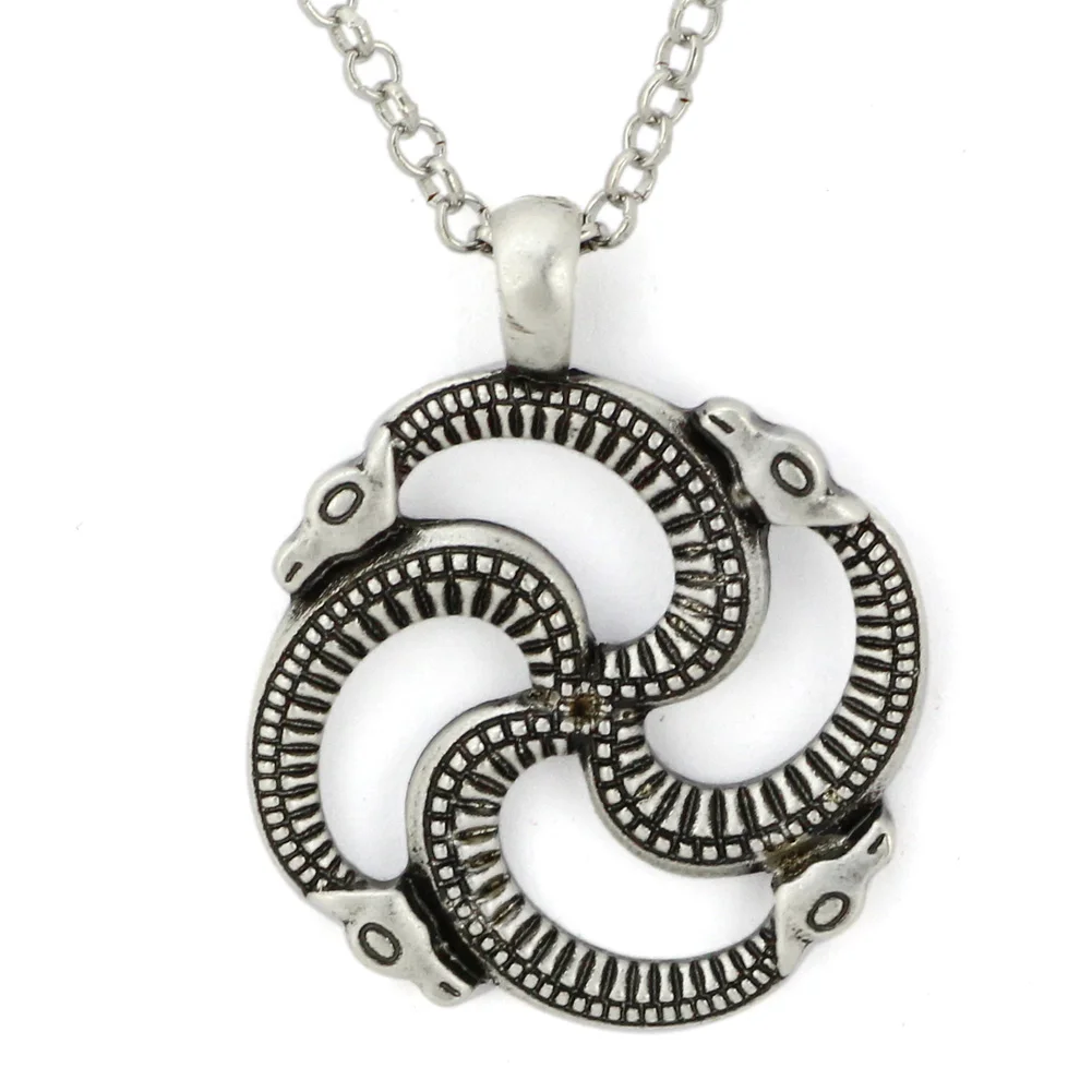 Подвеска на солнечной батарее с серпантином. QW2395|symbols swastika|symbol pendantsswastika pendant |