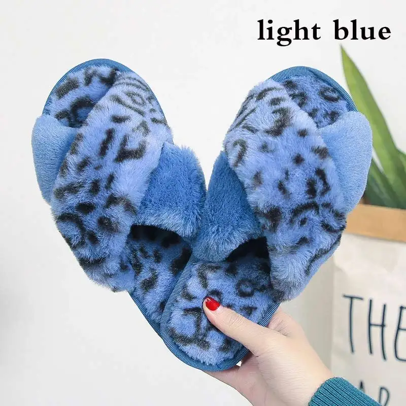 light blue-Leopard На зимнем меху туфли женские шлепанцы; теплые; Вьетнамки; леопардовые сандалии Мягкие тапочки на мягкой плоской подошве; забавная домашняя обувь Chanclas Mujer - Цвет: light blue-Leopard