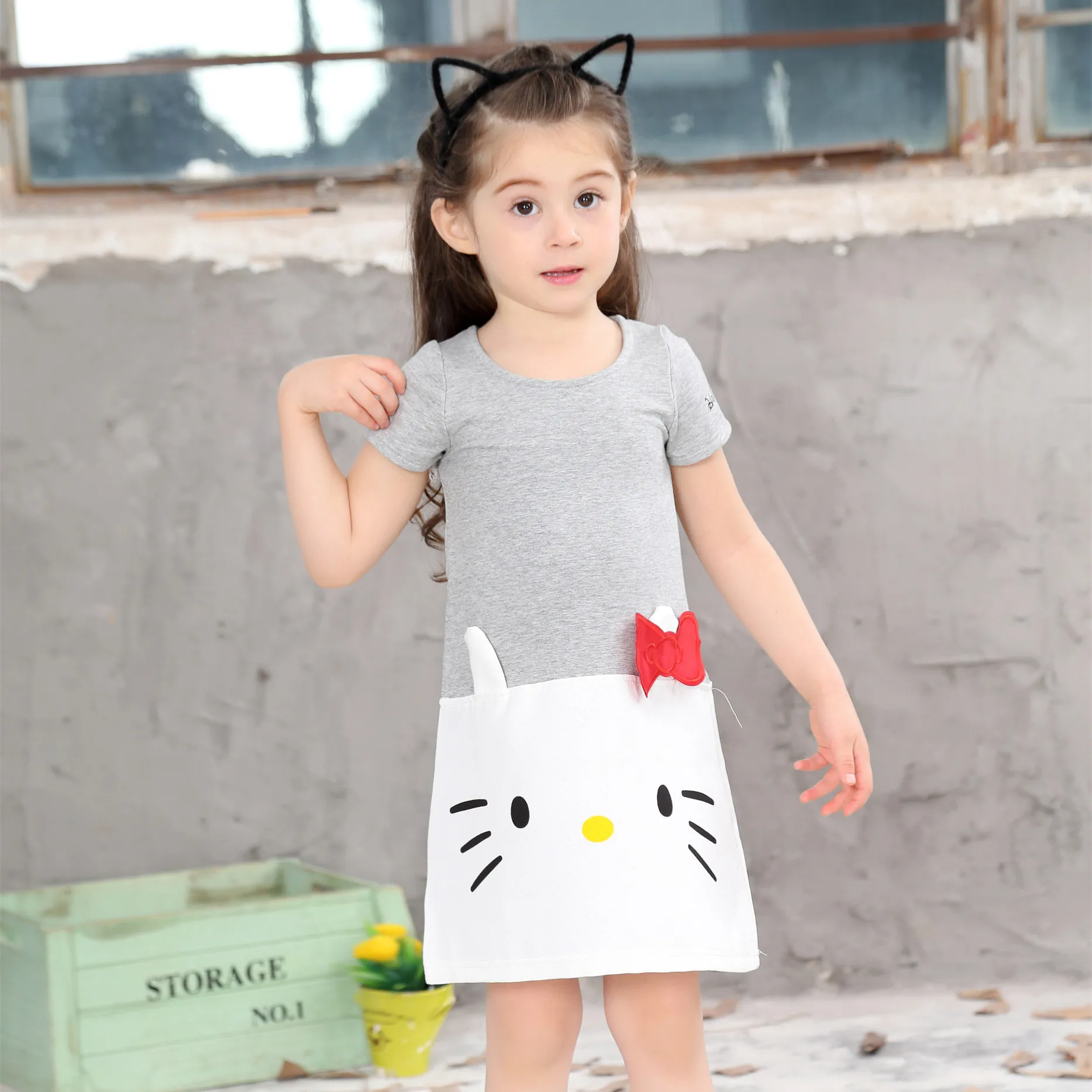 Платье для девочек с принтом Hello Kitty рождественское платье серого цвета короткими
