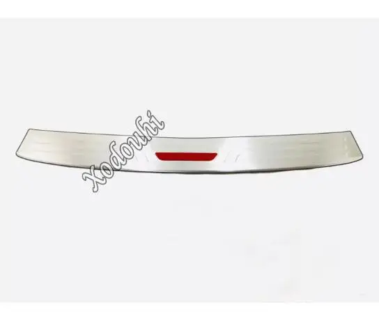 For Kia Sportage KX5 car sticker styling external rear bumper protection trunk trim cover stainless steel plate pedal - Цвет: silver red