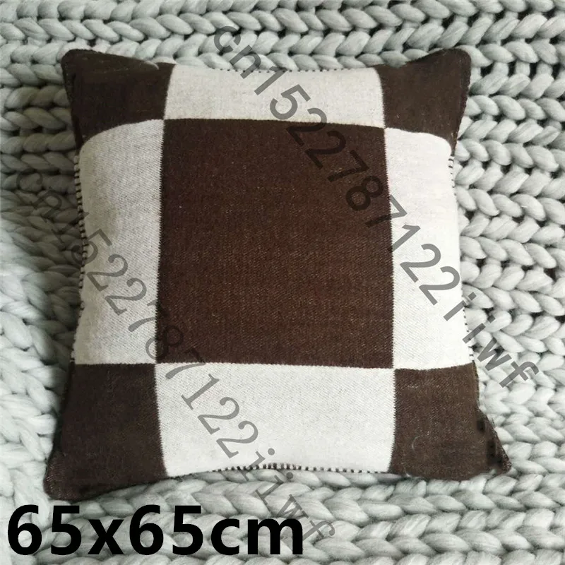 H Pillow 65cm Coffee Новое кашемировое Клетчатое одеяло, вязанное крючком, мягкий шерстяной шарф, шаль, портативный теплый диван, кровать, флисовое вязаное розовое одеяло, наволочка - Цвет: H Pillow 65cm Coffee