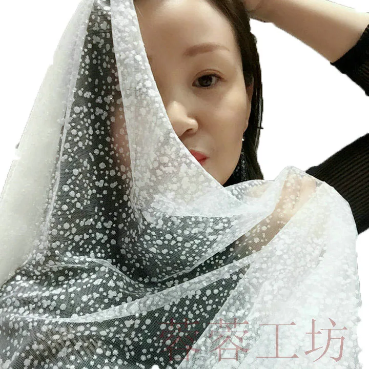 Белая сетчатая ткань в горошек расшитая блестками платье одежда для