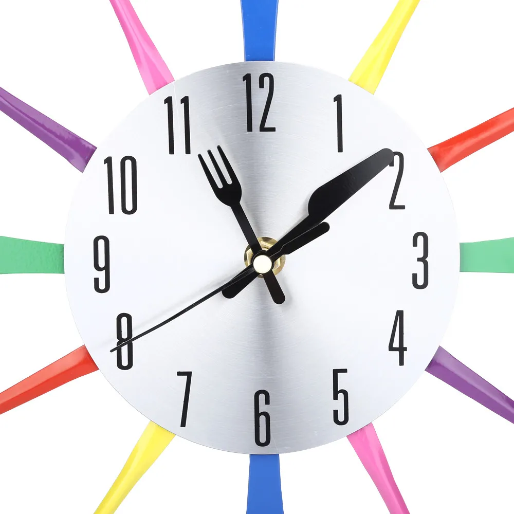 Столовые приборы металлические цветные настенные часы с вилкой и ложкой