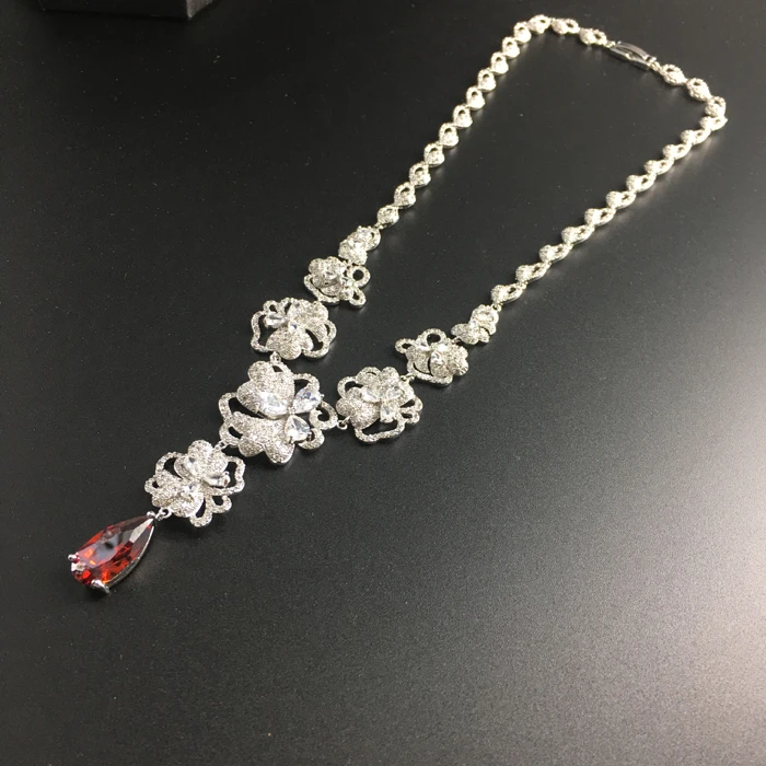 Комплект из колье и серёг с красными фианитами | Украшения аксессуары