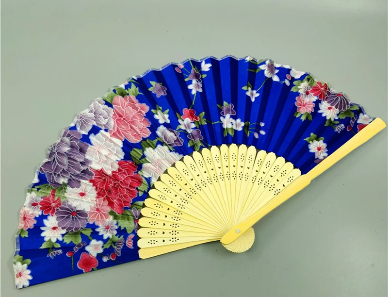 

Free Shipping 100pcs Printed Personalized Delicate Packaging Japanese Flower Floral Fabric Folding Hand Fan Party Wedding Favors