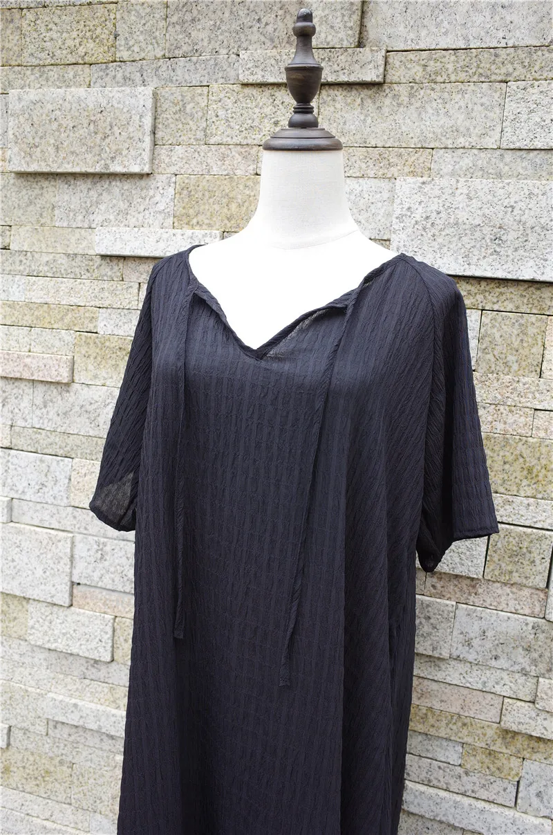 Черное однотонное пляжное платье-кафтан с v-образным вырезом и коротким рукавом