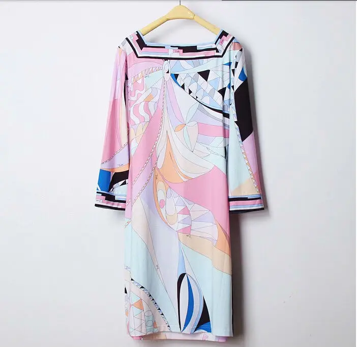 Новая женская обувь в итальянском стиле известного бренда цвета вечерние принес