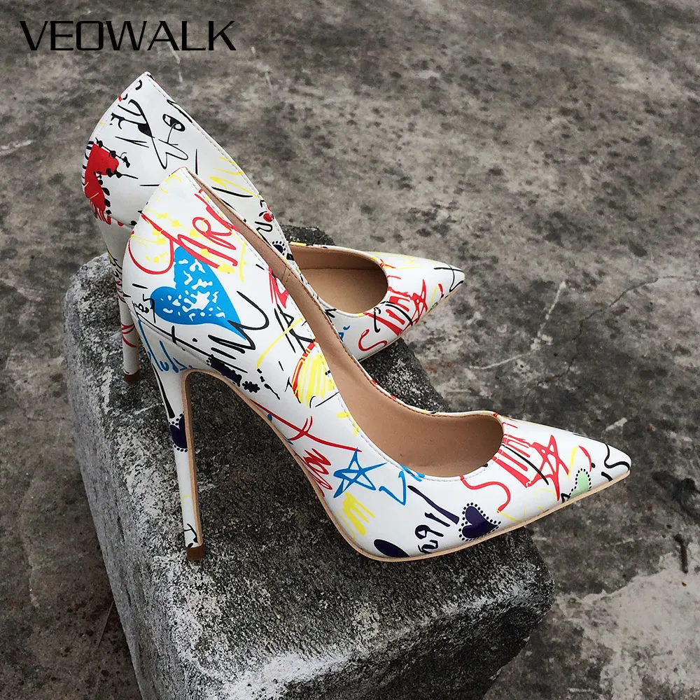 Фото Женские туфли на шпильках Veowalk, с художественным принтом граффити, сексуальные туфли-лодочки с острым носком для свадебной вечеринки, принимаются заказы №4