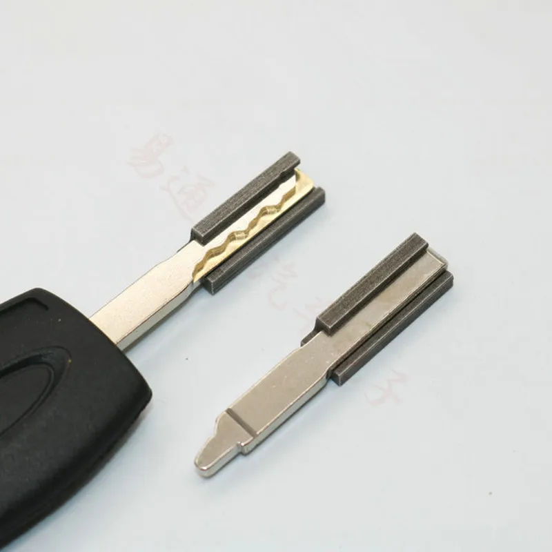 

Focus HU101 Key Duplicating Fixture Clamp Key Machines Chuck Key Cutting Machines Accessories for Ford Focus Blank Key Cutting