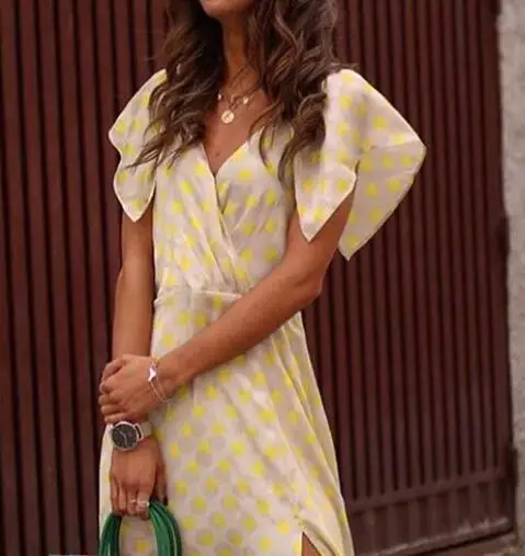 Женское летнее желтое длинное платье в горошек с v-образным вырезом
