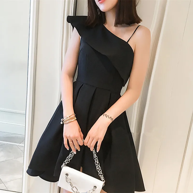 Настоящая фотография одно плечо черного атласа без рукавов Асимметричный