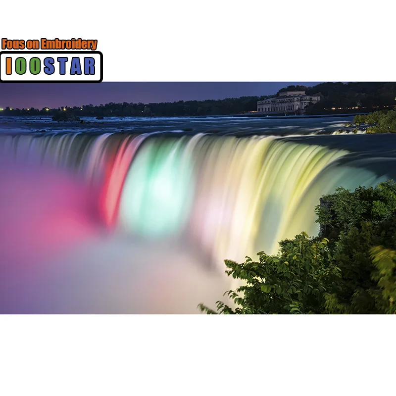 туристы в крыму. путешествия. Every year thousands of tourists visit. туризм экскурсии. Every year more than eleven million tourists visit britain importance.