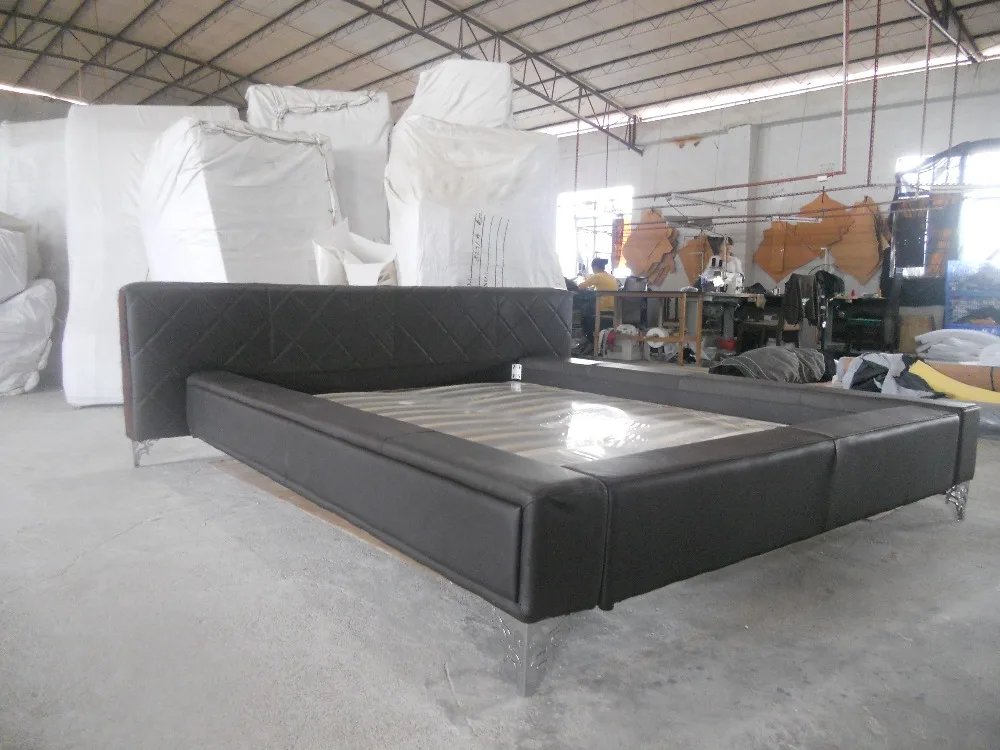 Темно коричневая кровать из натуральной кожи мягкая двуспальная большой размер